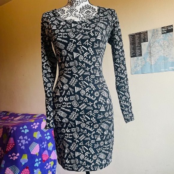 Abstract pattern black & white bodycon midi dress F21 - Picture 2 of 4